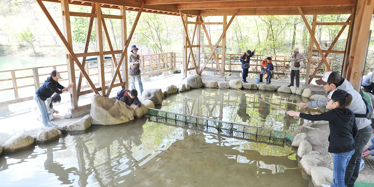 イワナ・ニジマス釣りとバーベキュー
